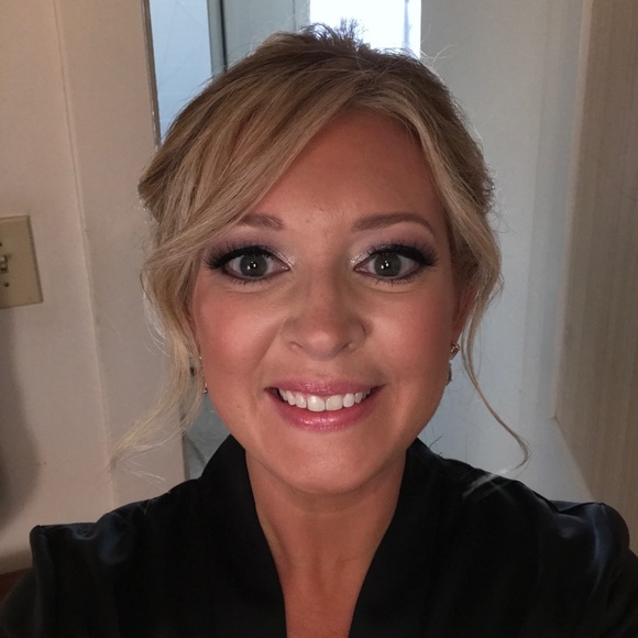 Meet your Posher, Jaclyn - Picture 1 of 1